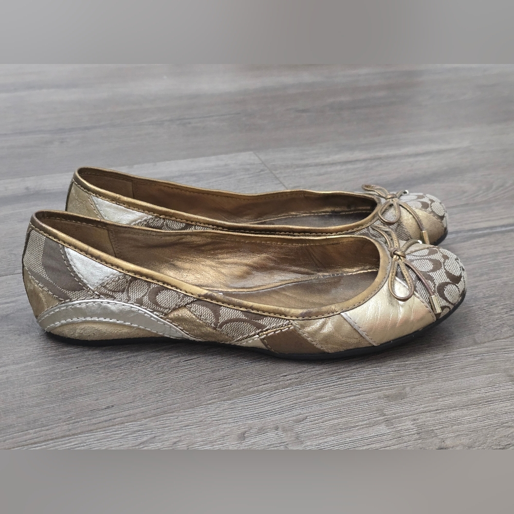 Coach Ariell Gold Tan Monogram Ballet Flats Size 7 Comfy Streetwear Metallic - Picture 2 of 9